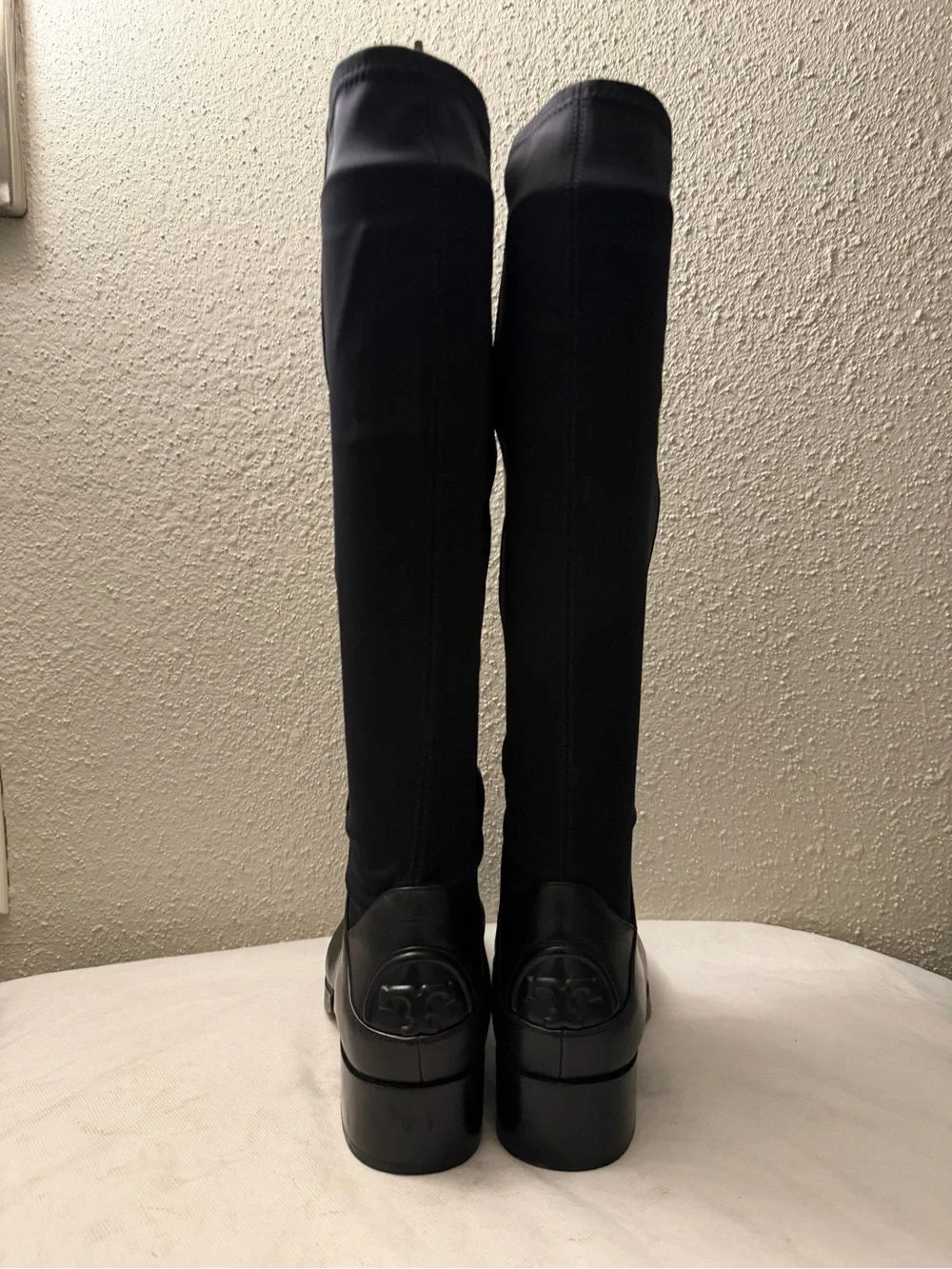 TORY BURCH CAITLIN LEATHER LOGO RIDING BOOT BLACK BLOCK ($510),pre-owned,SZ9M